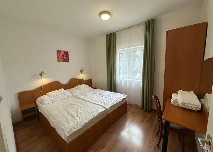Siesta Club Apartman Harkany