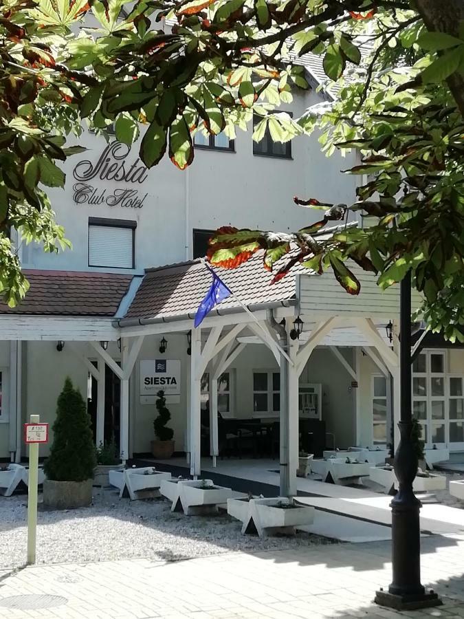 Отель Siesta Club
